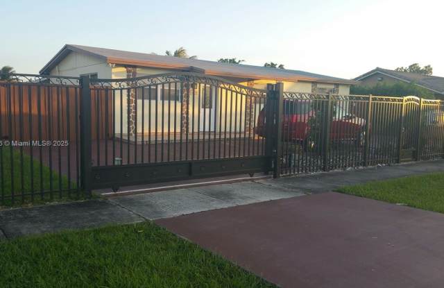 11730 SW 180th St photos photos