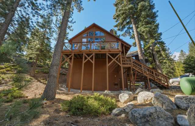 LONG TERM RENTAL: Tahoe Hills – Updated 2 Bedroom + Loft | $3,000/Month Gallery 4