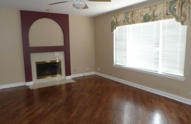 1807 Rampart Court Gallery 4