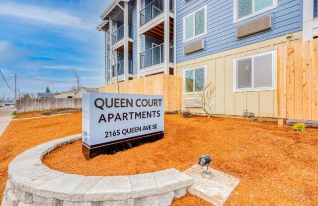 Queen Court Apartments photos photos
