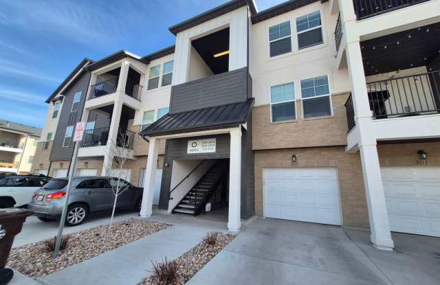 Charming 3 Bed Riverton Condo Minutes from Mountain View Village!!! photos photos
