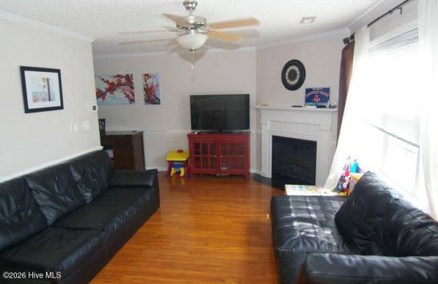 2325 Vineyard Drive Gallery 2