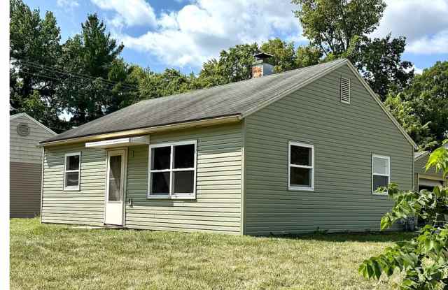 Sun-Filled 2BR Home on Corner Lot with Spacious Garage photos photos