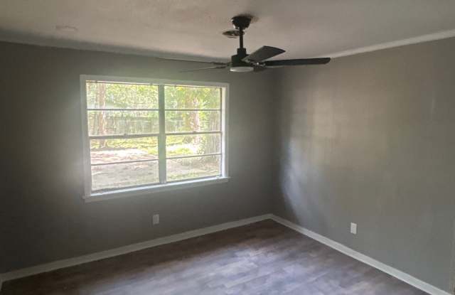 1114 Garden Park Drive Gallery 4