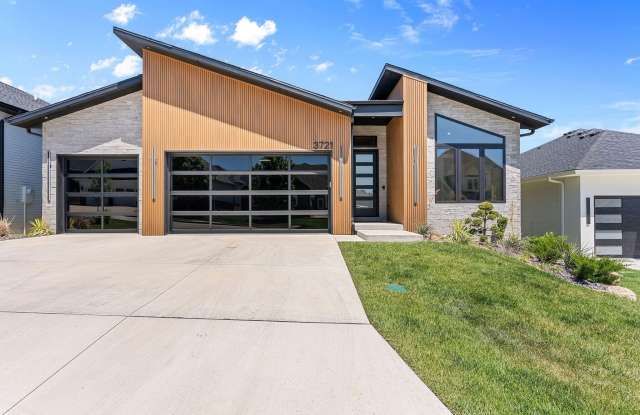 3721 E Woodhue Street Gallery 2