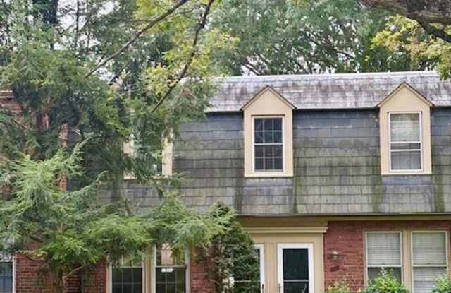 Updated 1BR/1BA 2-level TH in great location photos photos