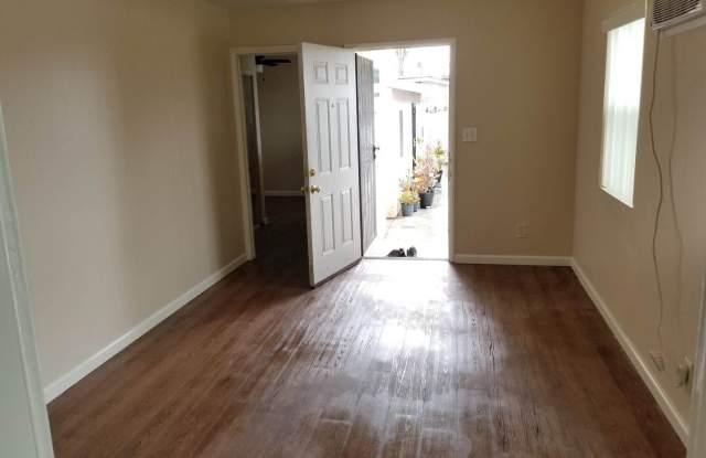 4126 Cherokee Ave Gallery 2
