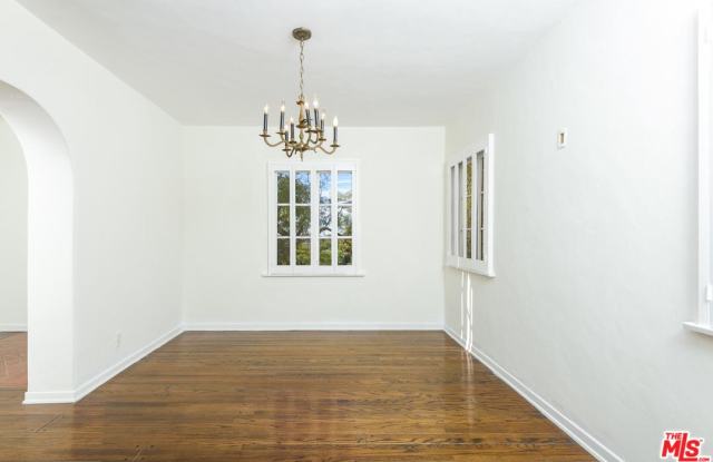 920 BERKELEY Street Gallery 4