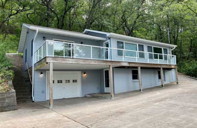 Nice 3 Bedroom house on the river front in Hudson photos photos
