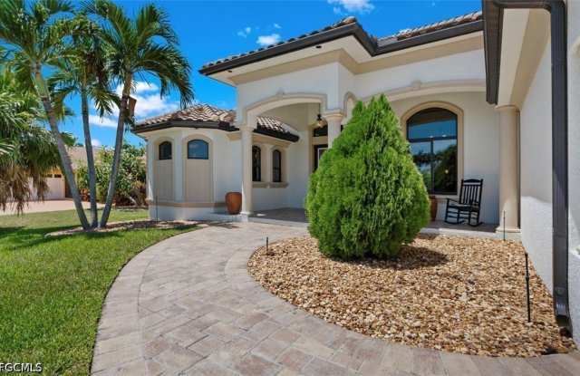 5306 SW 27th Place Gallery 1