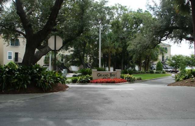 422 E. Beach Drive - 422 East Beach Drive, Panama City, FL 32401