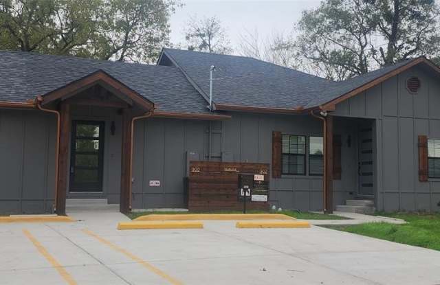 900 Chestnut Street - 900 Chestnut Street, Commerce, TX 75428