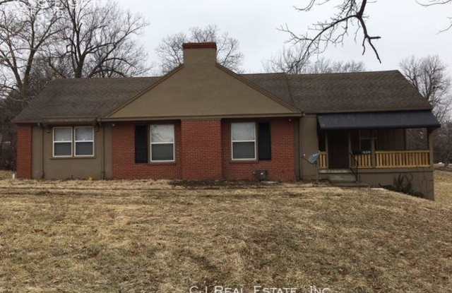 639 E 96th - 639 East 96th Street, Kansas City, MO 64114