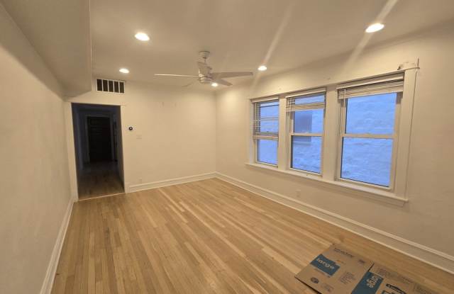 2255 W Huron Avenue Gallery 4