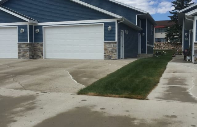 338 B LITTLE ROCK COURT - 338 Little Rock Court, Bismarck, ND 58503