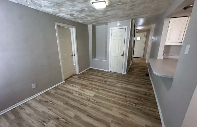 4 Bedroom Single Family - 416 Dunbar Avenue, Waukesha, WI 53186