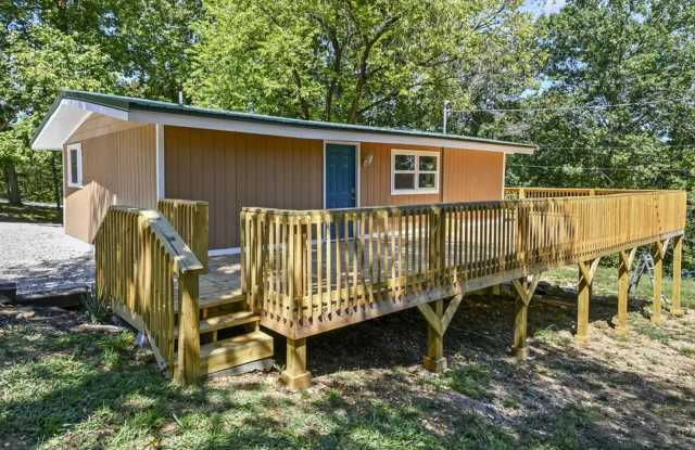 REMODELED 3-BEDROOM HOME NEAR TABLE ROCK LAKE Gallery 1