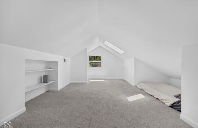 5120 N Park Avenue Gallery 2
