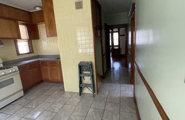561 W Broadway photos photos