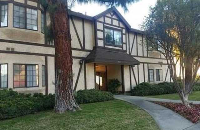 Stunning West Hills 1+1 Upper Unit photos photos Stunning West Hills 1+1 Upper Unit photos photos