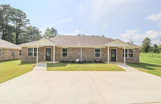 Great Quiet Duplex Location close to Athens! - 19827 Shady Acres Circle, Limestone County, AL 35614