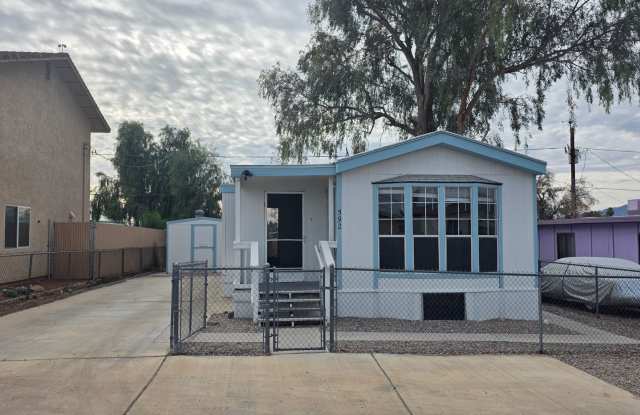 Newly refurbished 2 bedroom 1 Bath fully fenced manufactured home in Central Bullhead City. photos photos