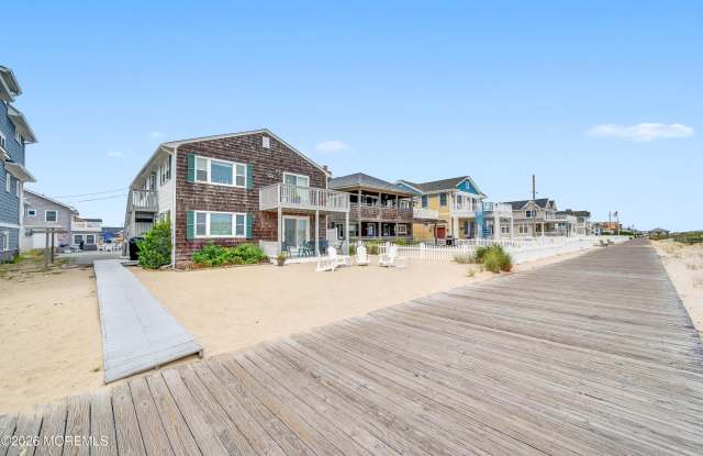 804 E Oceanfront Gallery 4