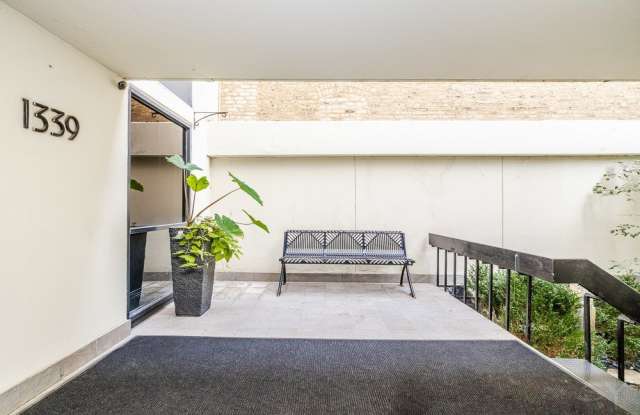 1339 N Dearborn Street Gallery 3