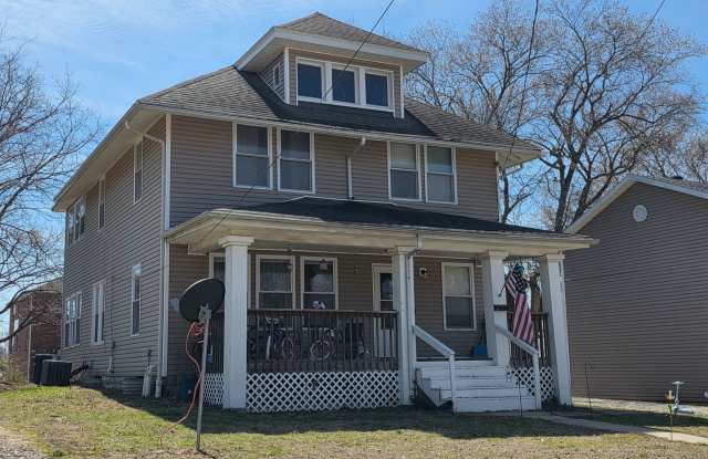 216 W South St photos photos