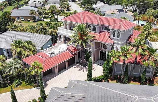 Stunning 5BR House in Destin Gallery 3