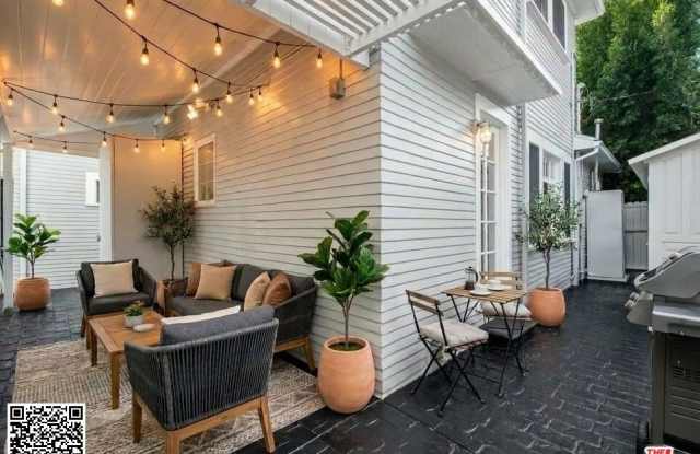 1546 N St Andrews Pl Gallery 2