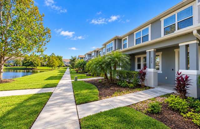 Stunning Windermere 3-bedroom Townhome with Front Pond Views! Gallery 3