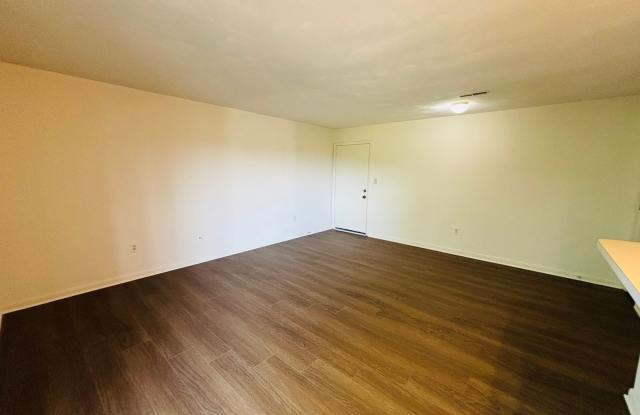 3 Bedroom 2 Bath Condo Gallery 4