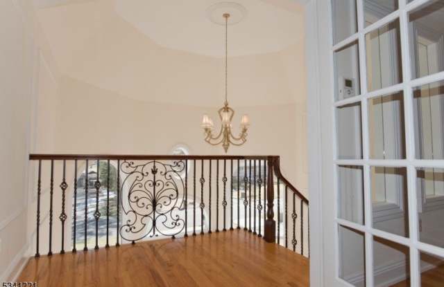 673 Glendale Rd Gallery 2