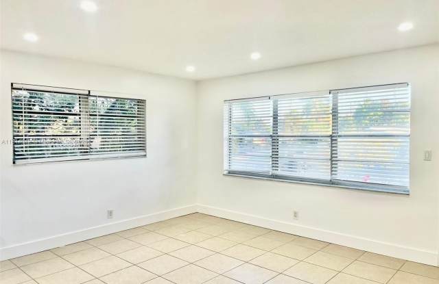 2255 SE 5th St photos photos