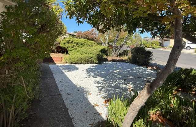 3-Bedroom Pinole Home in Quiet Neighborhood with Valley Views Gallery 4