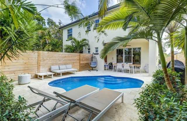 1109 NE 16th Ave photos photos