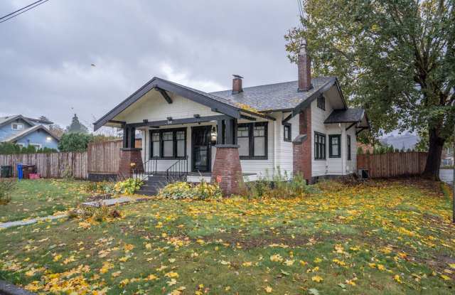 Conveniently located Craftsman Stunner Available for Immediate Move in! photos photos