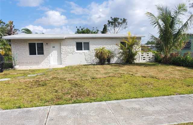 10845 SW 221st St photos photos
