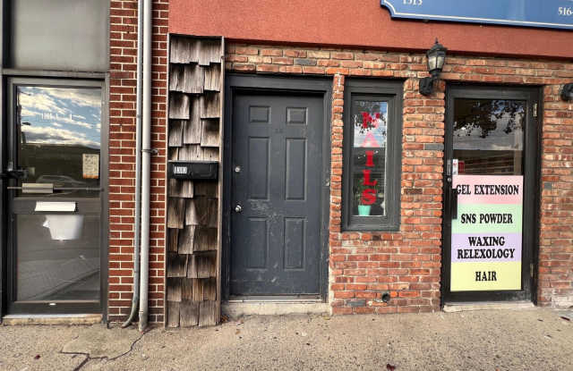 1313 Jericho Turnpike unit: Front Apt - 1313 Jericho Turnpike, New Hyde Park, NY 11040