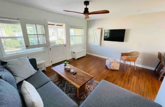 1326 Dorcas St photos photos