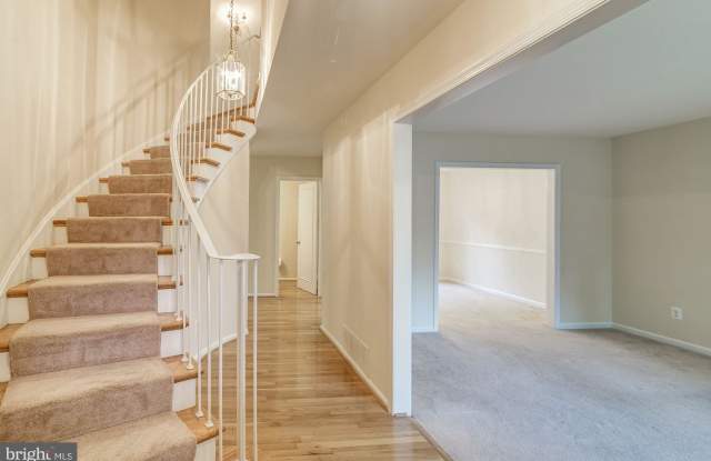 8327 WRENFORD COURT Gallery 4