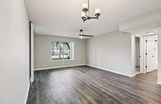 Lakeside Glen Gallery 3