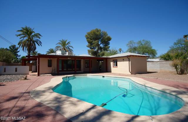 3941 E Louis Lane - 3941 East Louis Lane, Tucson, AZ 85712