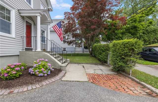 121 Bay View Avenue photos photos