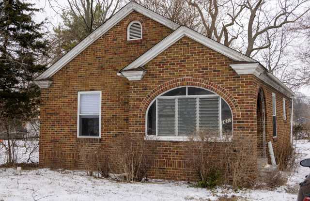 1627 North Tibbs Avenue photos photos