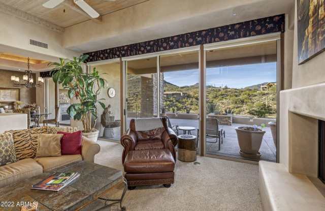 9792 E FORGOTTEN HILLS Drive Gallery 4