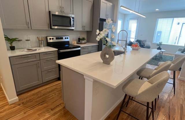 3 Bed Townhome Available Near Sloan's Lake Gallery 4