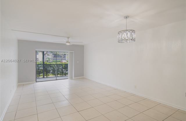 2830 Riverside Dr photos photos