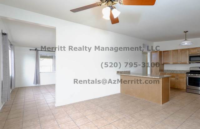 Spacious 3-Bedroom, 2-Bathroom Home Near U of A and Banner Health photos photos